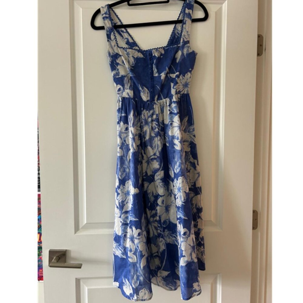 Olivaceous Trendy Mid-length Boutique blue and white floral dress (Like new)